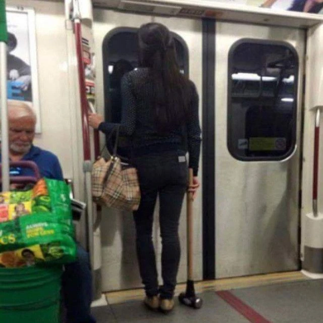 남편에게 전화했는데 다른 여자가 받았다