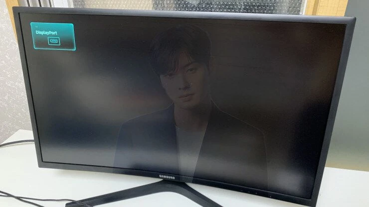 혹시 모니터 깨끗이 닦는 법 잘아는 사람 있나?